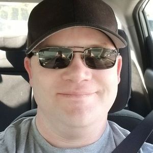 Meet your Posher, Dustin